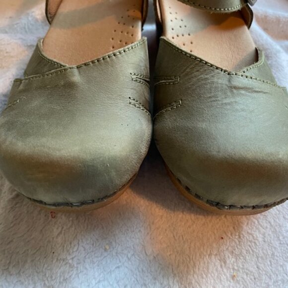 Sanita Margrethe Sandals Leather size 36 6 Khaki Clogs Wood Heel Green Beige - Picture 15 of 16